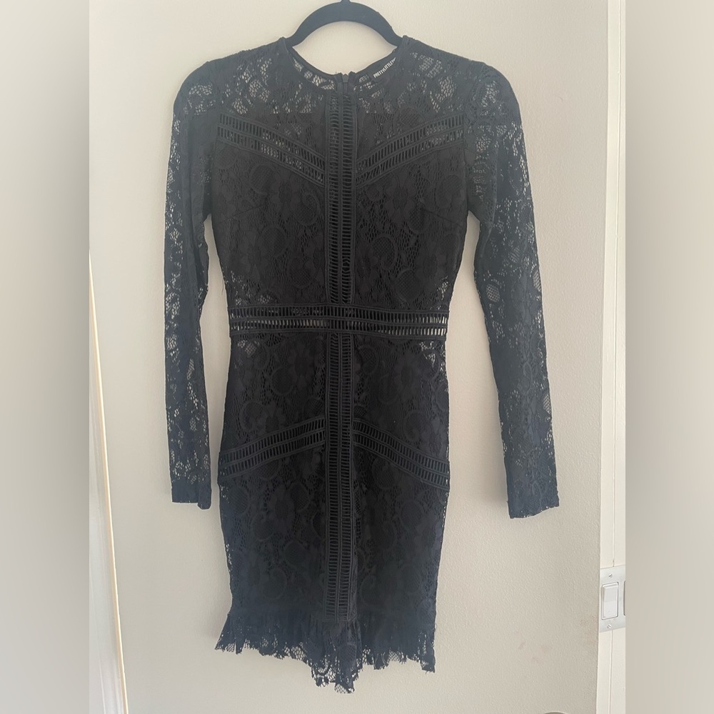 Pretty Little Thing lace bodycon dress
